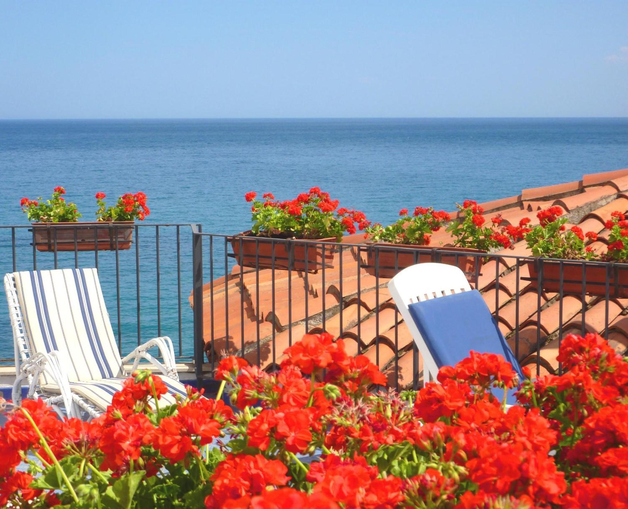 Hotel Palladio Giardini Naxos Ngoại thất bức ảnh