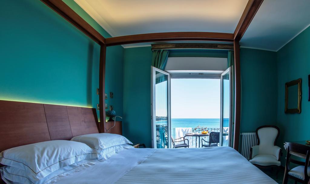 Hotel Palladio Giardini Naxos Phòng bức ảnh