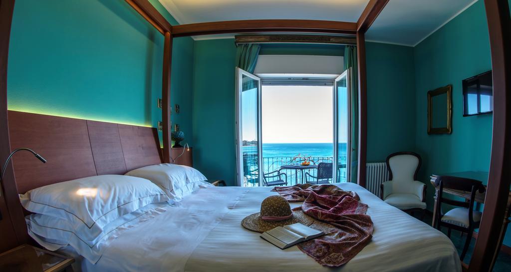 Hotel Palladio Giardini Naxos Ngoại thất bức ảnh